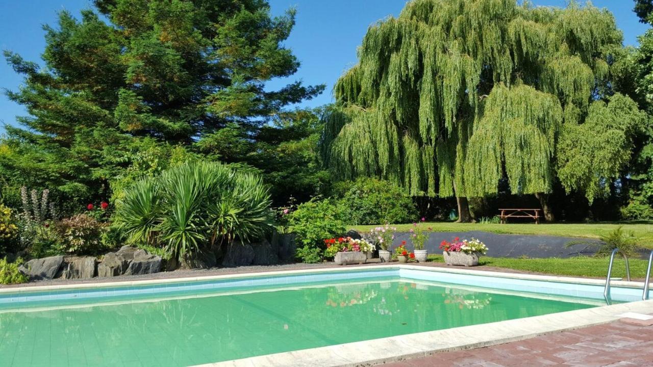 Mis Harand Bed & Breakfast Litteau Exterior photo